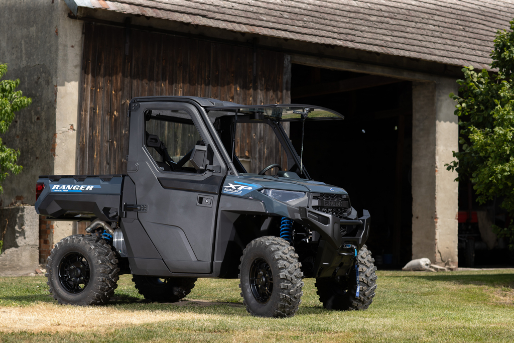 WebMedium JPG 2026 EMEA ORV RGR XP1000 eps FullCab NordicPro BlueDusk Static 7