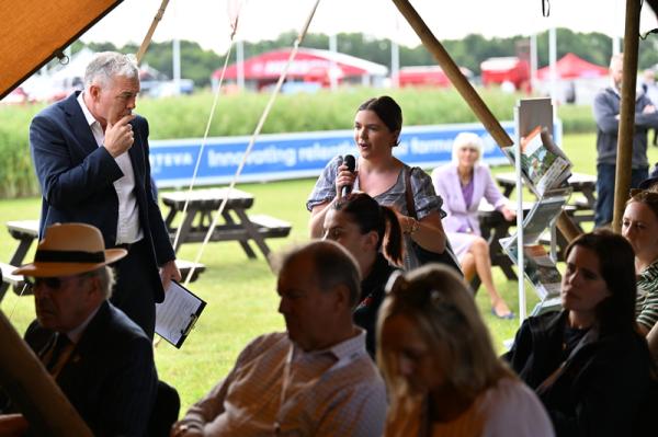 Farmers Weekly Stage